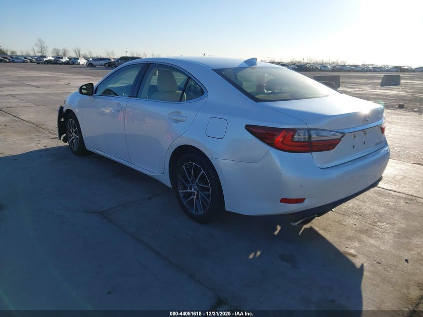2016 Lexus ES