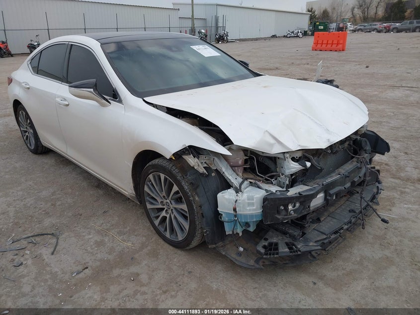 2019 Lexus ES