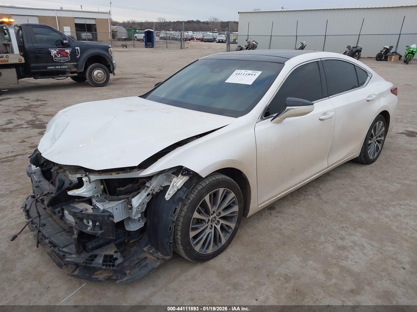 2019 Lexus ES