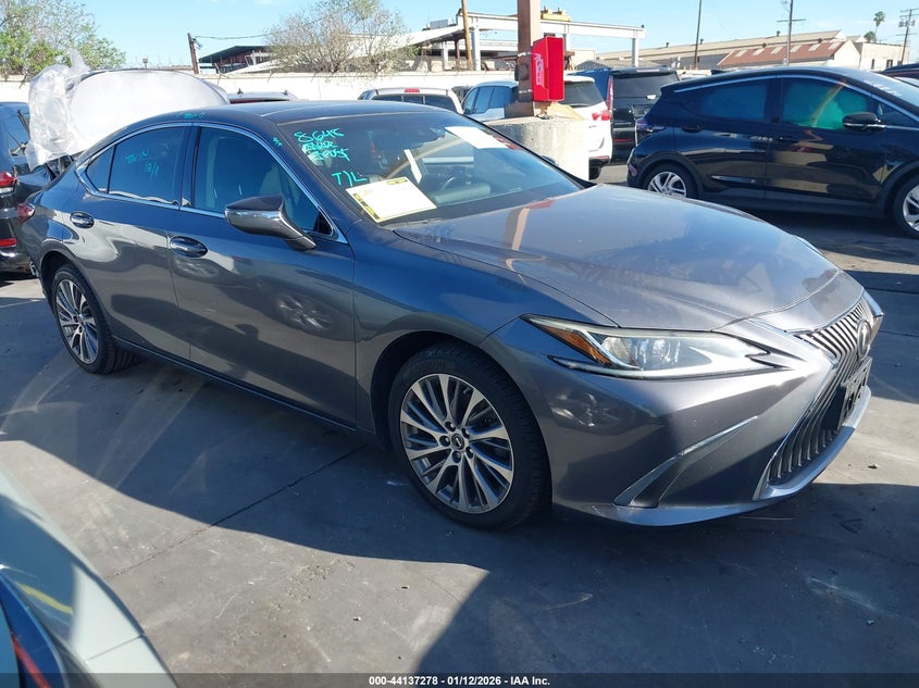 2019 Lexus ES