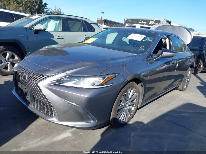 2019 Lexus ES