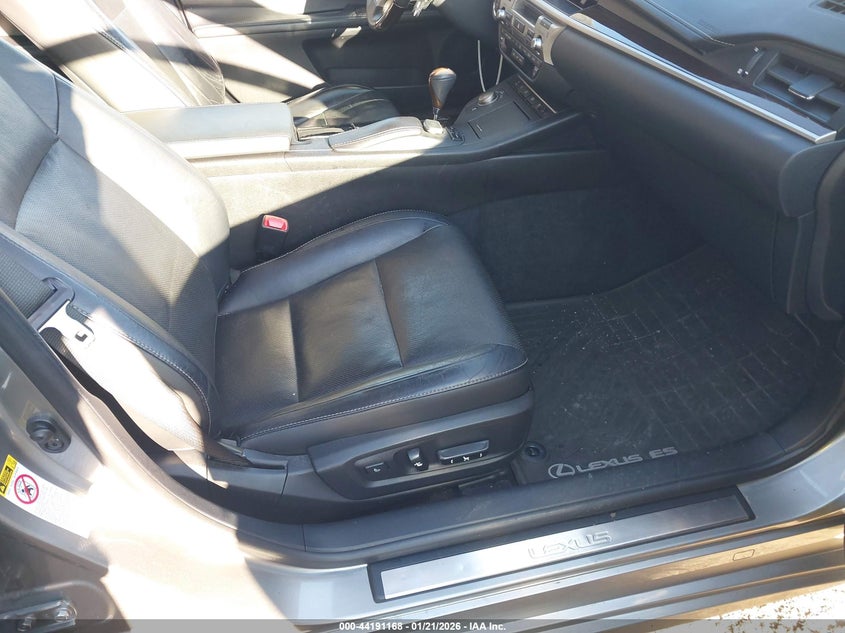 2015 Lexus ES