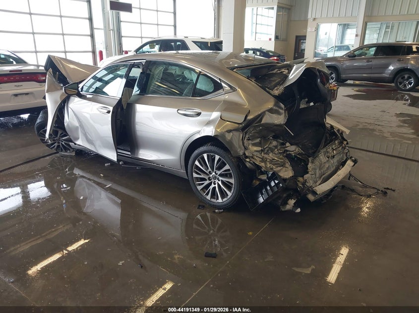 2019 Lexus ES