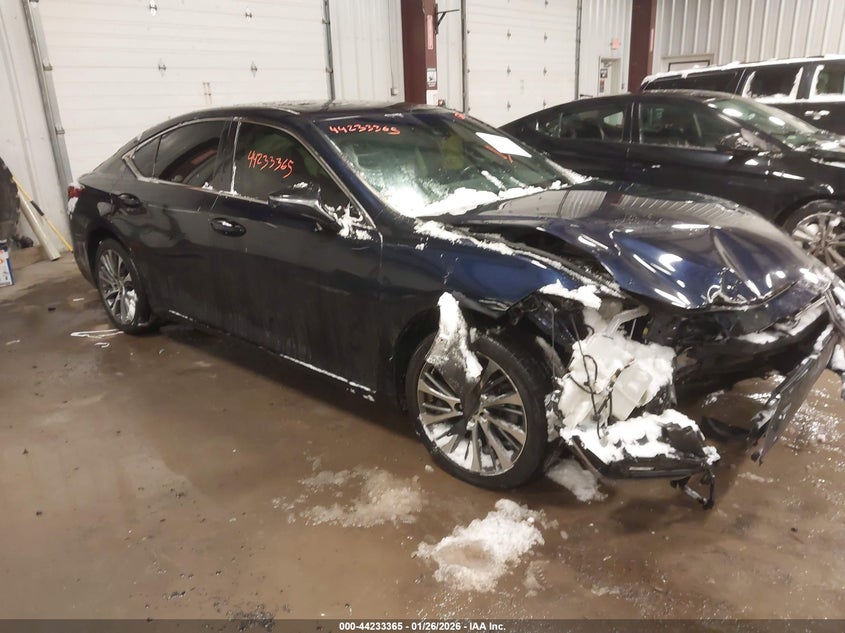 2019 Lexus ES