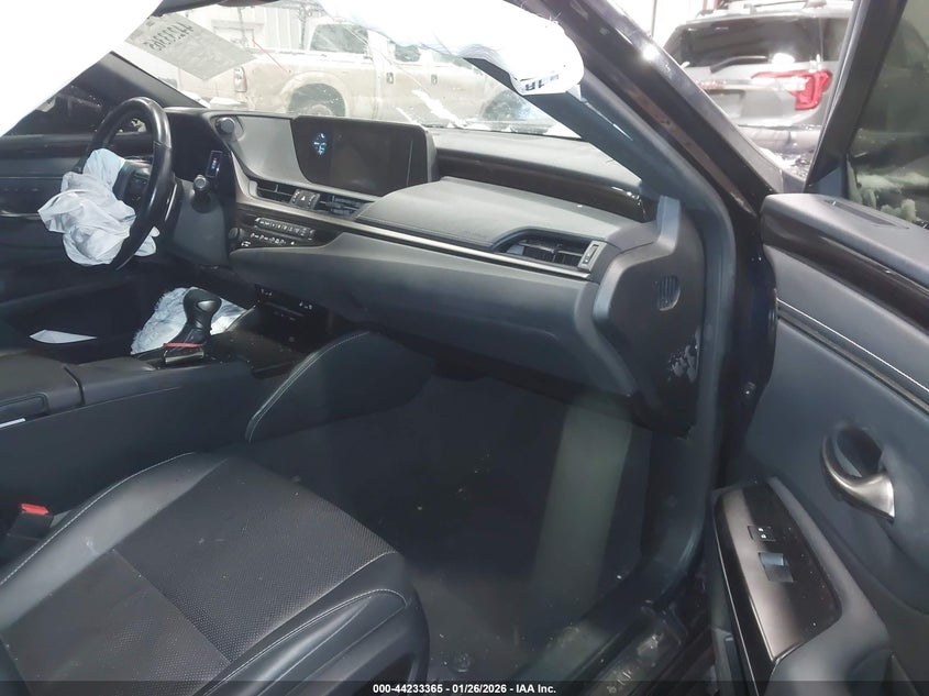 2019 Lexus ES