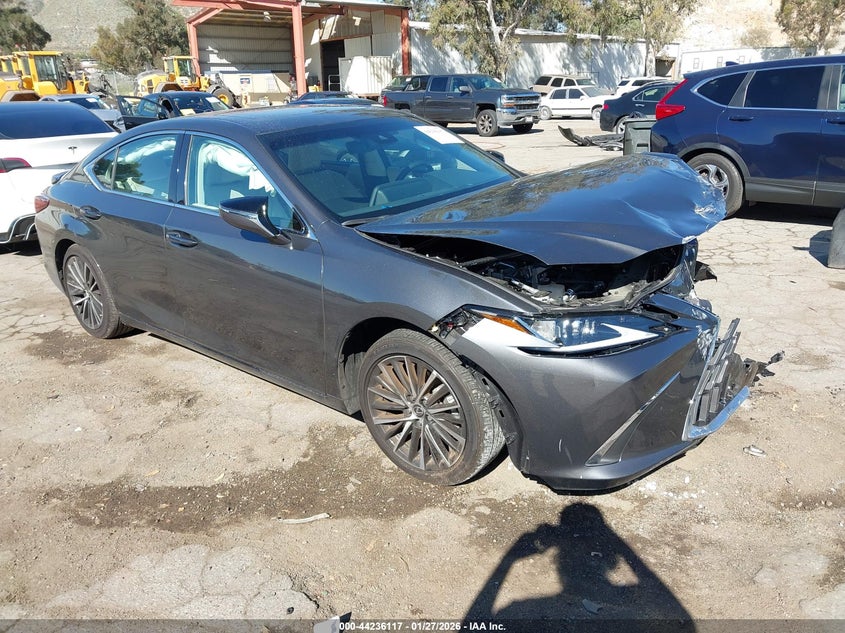 2025 Lexus ES