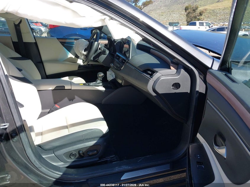 2025 Lexus ES