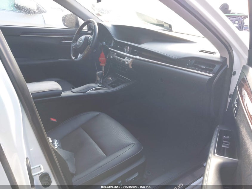 2017 Lexus ES