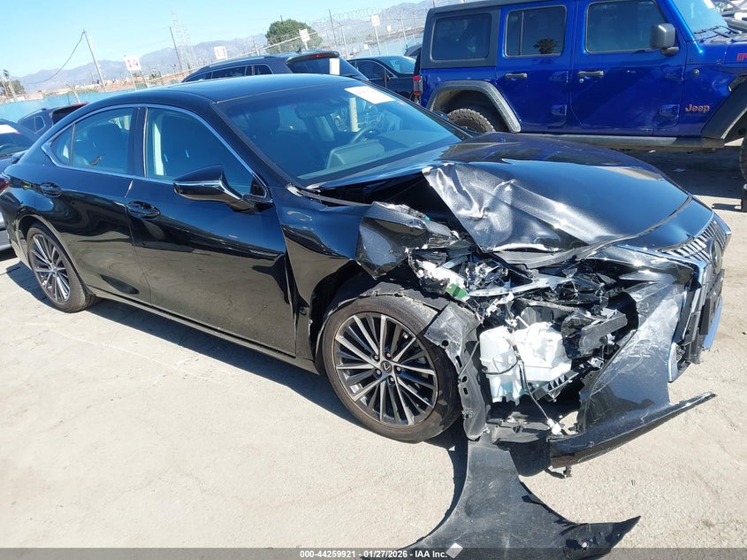 2025 Lexus ES