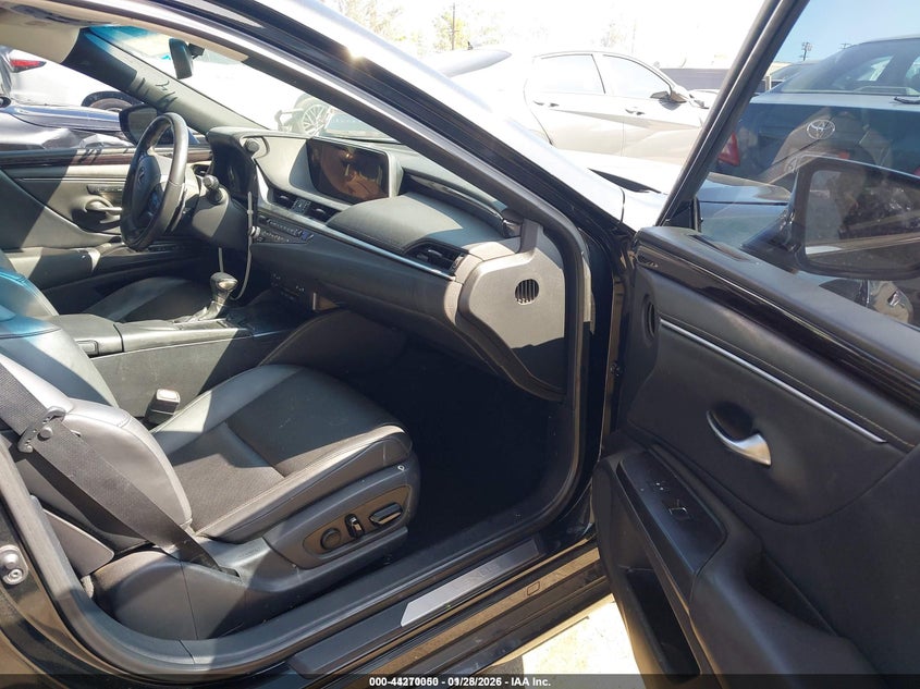 2021 Lexus ES