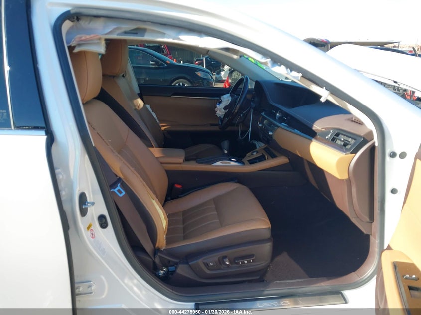 2016 Lexus ES