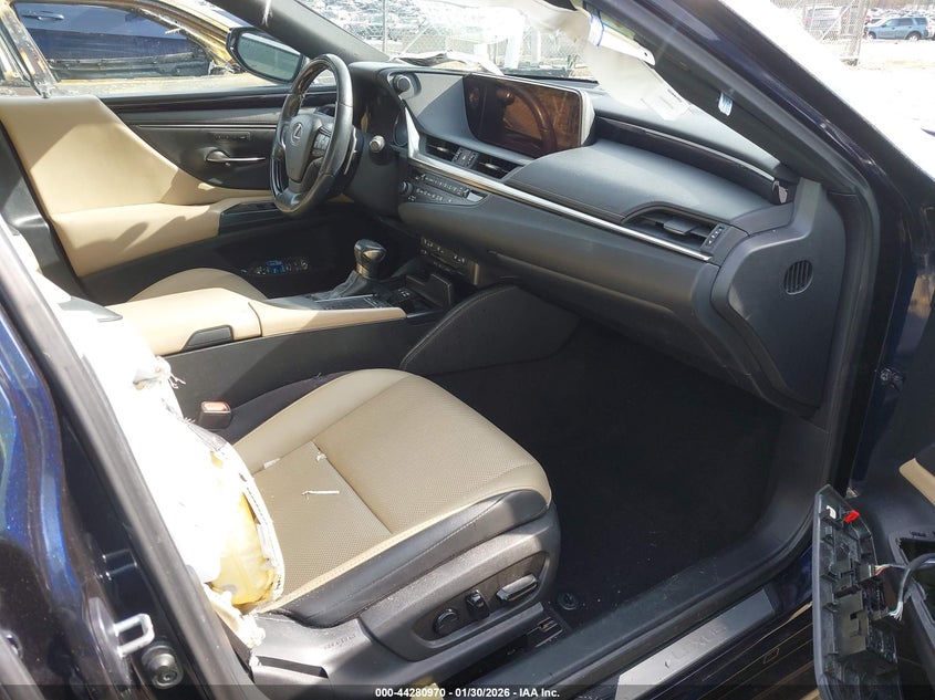 2020 Lexus ES