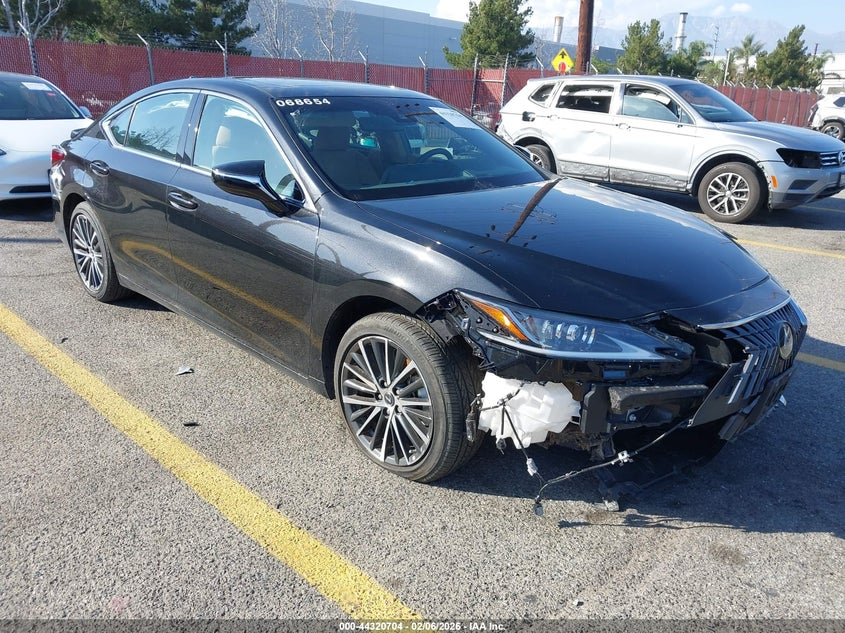 2025 Lexus ES
