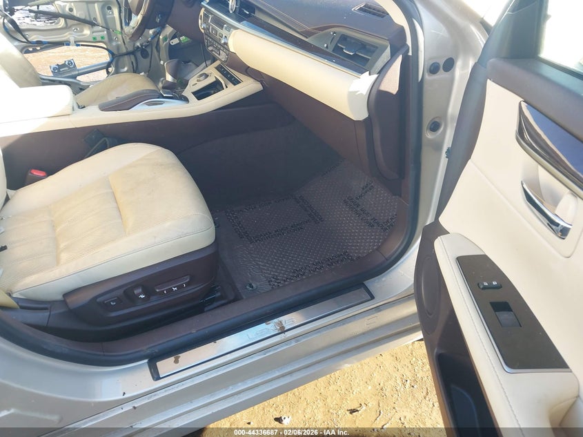2016 Lexus ES