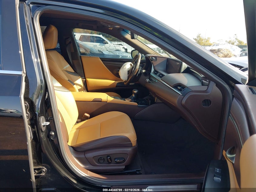 2021 Lexus ES