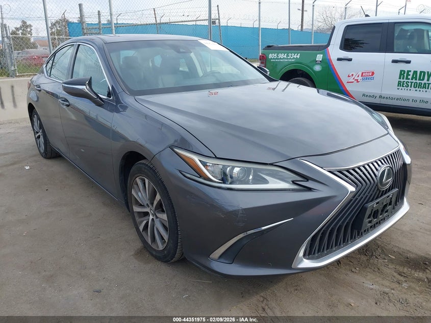 2019 Lexus ES