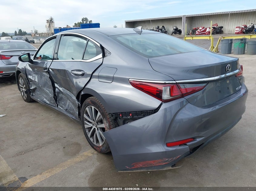 2019 Lexus ES