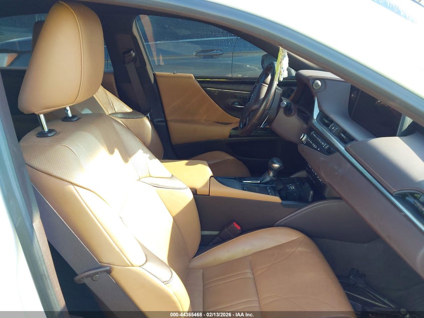2021 Lexus ES