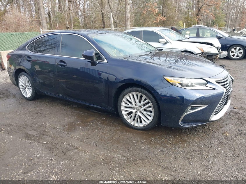 2016 Lexus ES