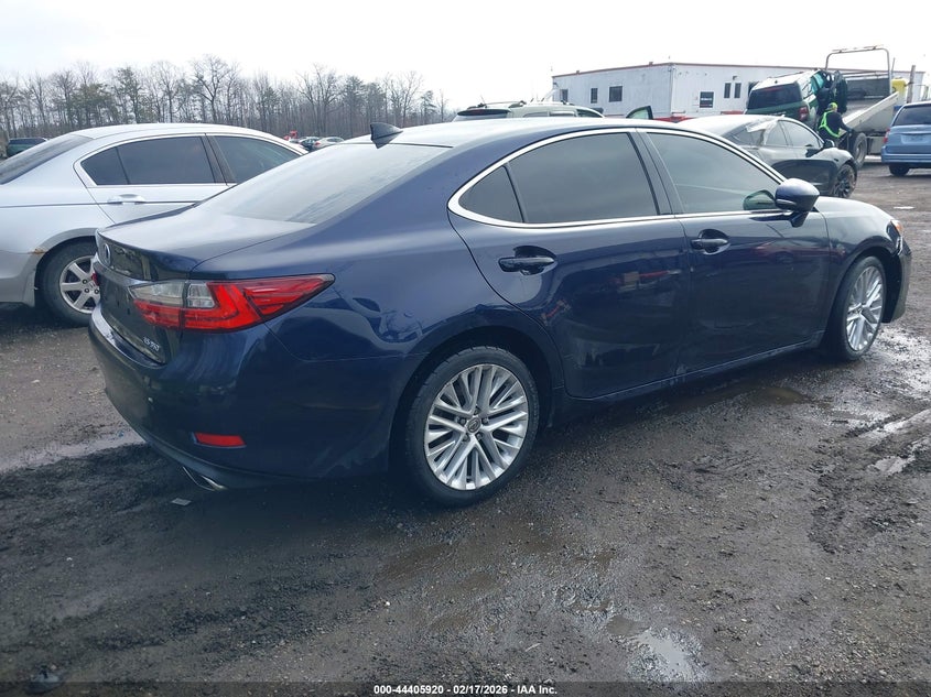 2016 Lexus ES