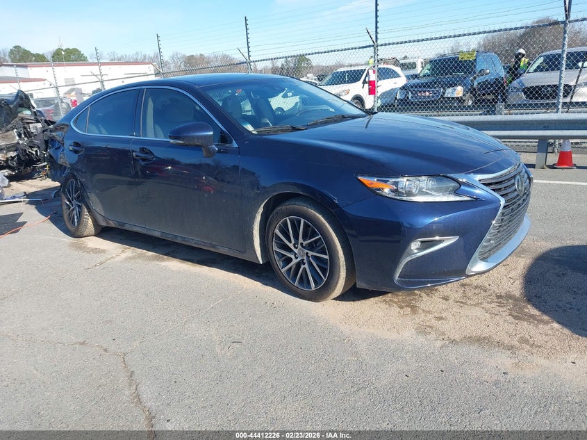 2016 Lexus ES