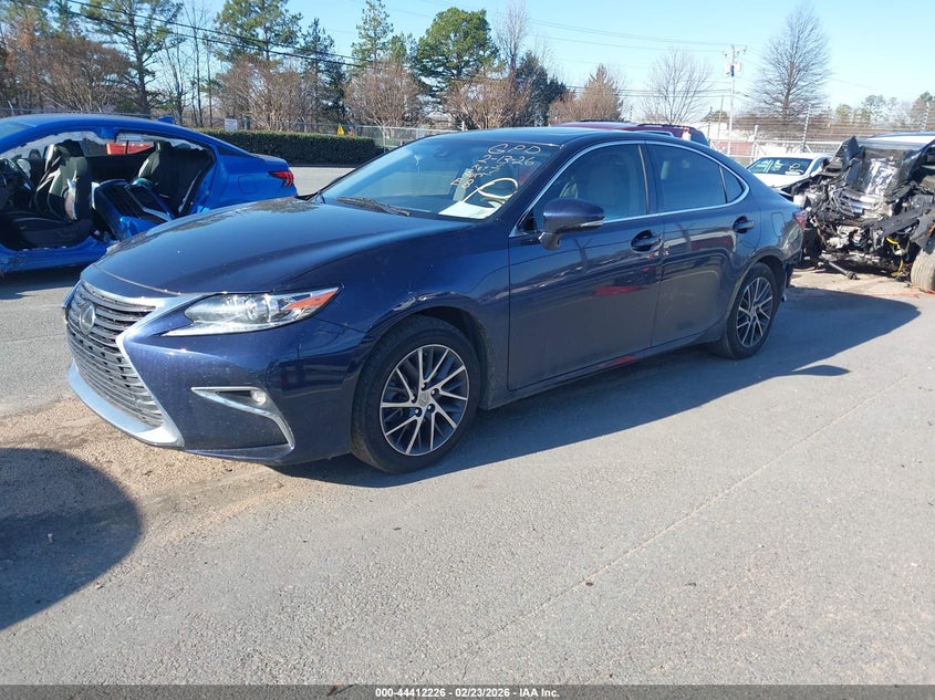 2016 Lexus ES