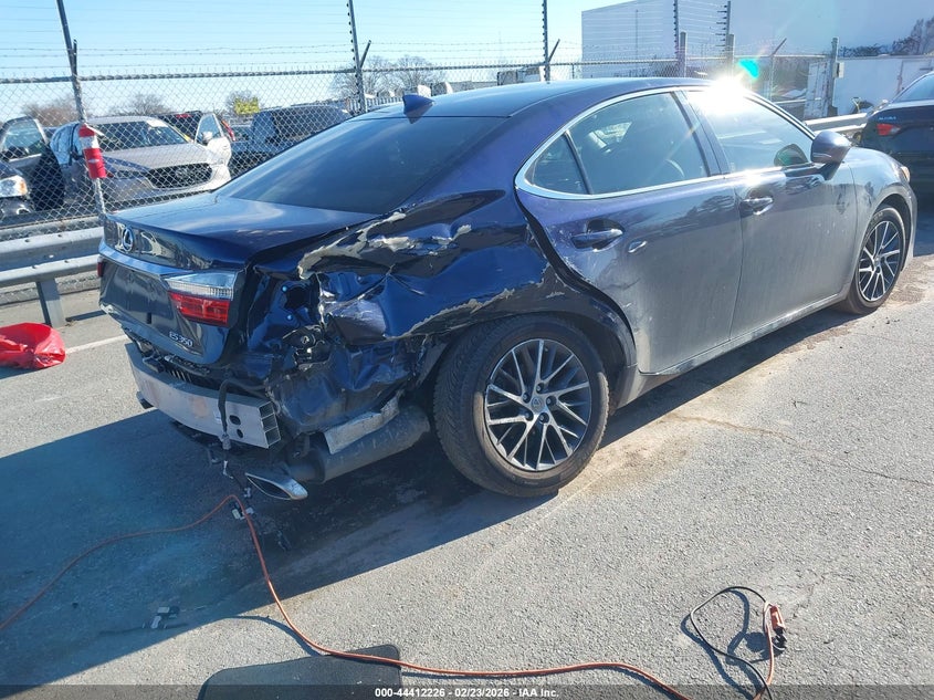 2016 Lexus ES