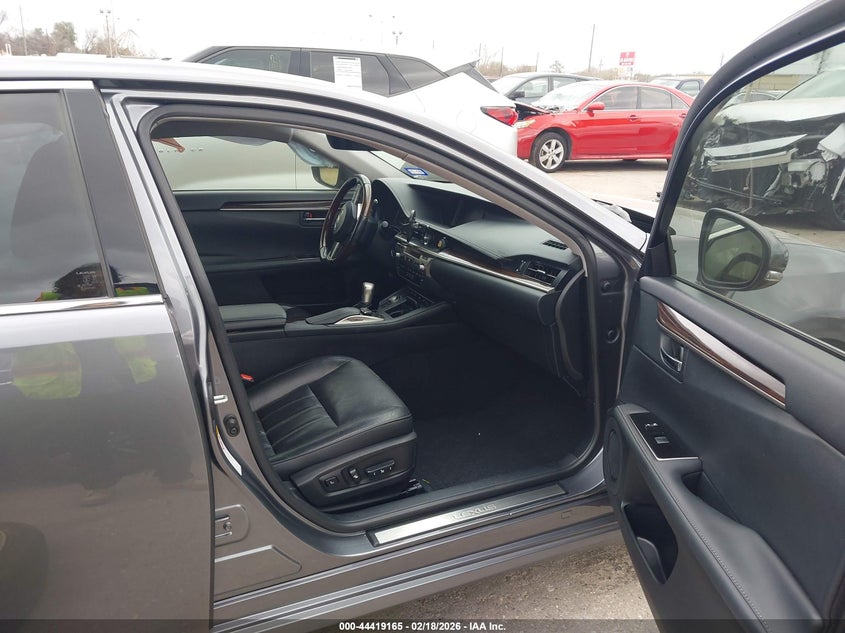 2016 Lexus ES