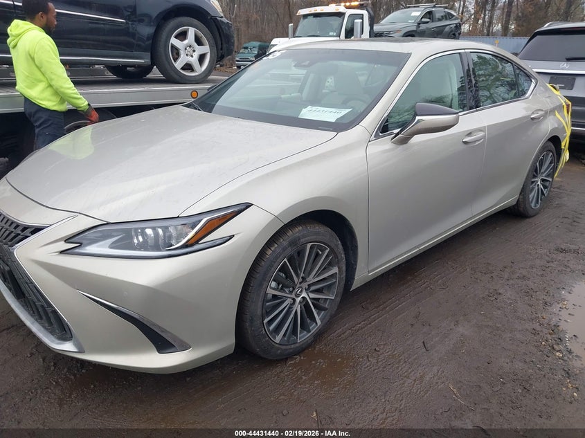 2025 Lexus ES