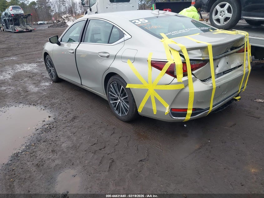 2025 Lexus ES