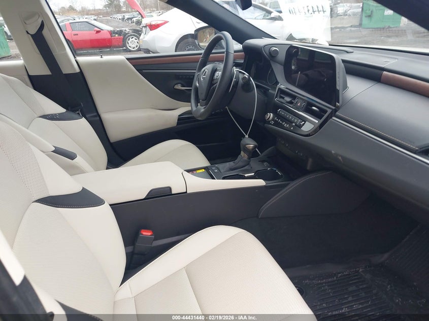 2025 Lexus ES