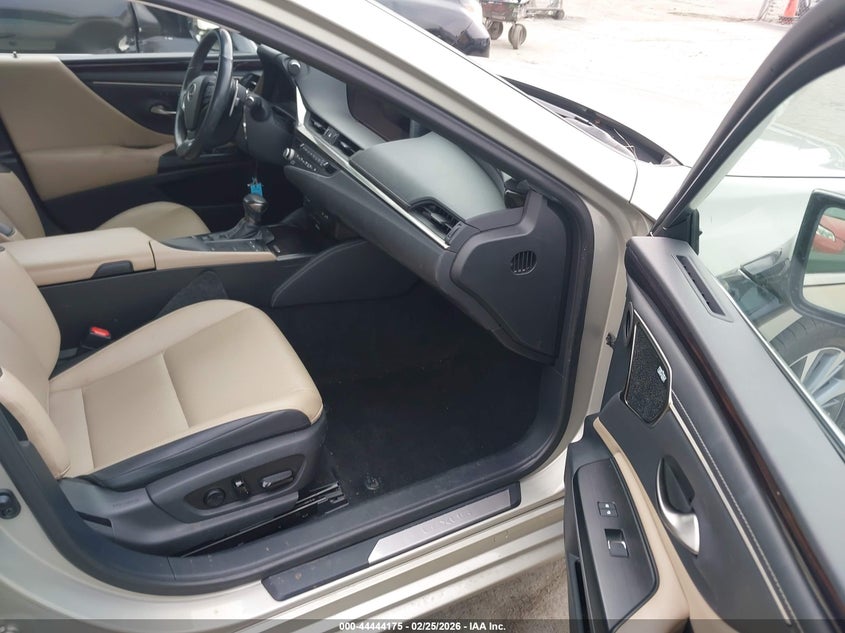 2021 Lexus ES