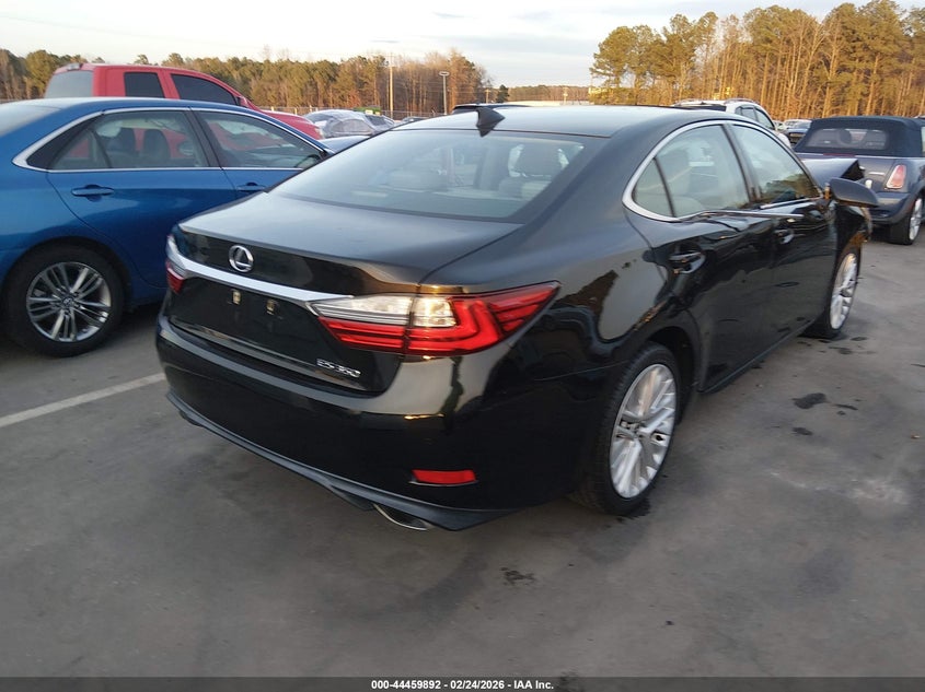 2016 Lexus ES