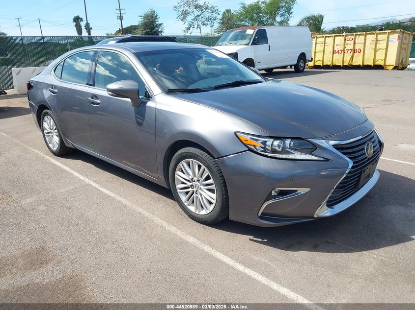 2016 Lexus ES
