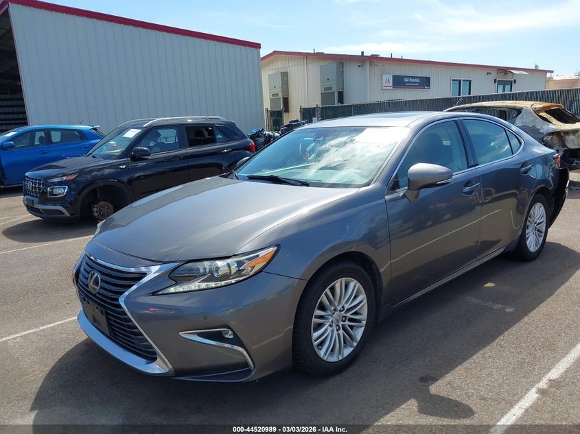 2016 Lexus ES