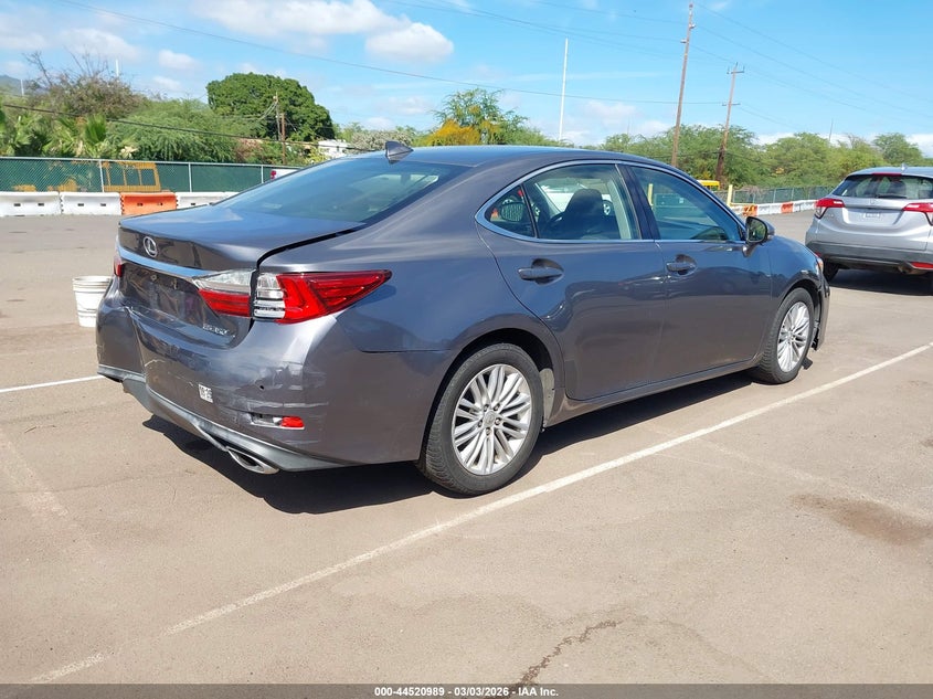 2016 Lexus ES