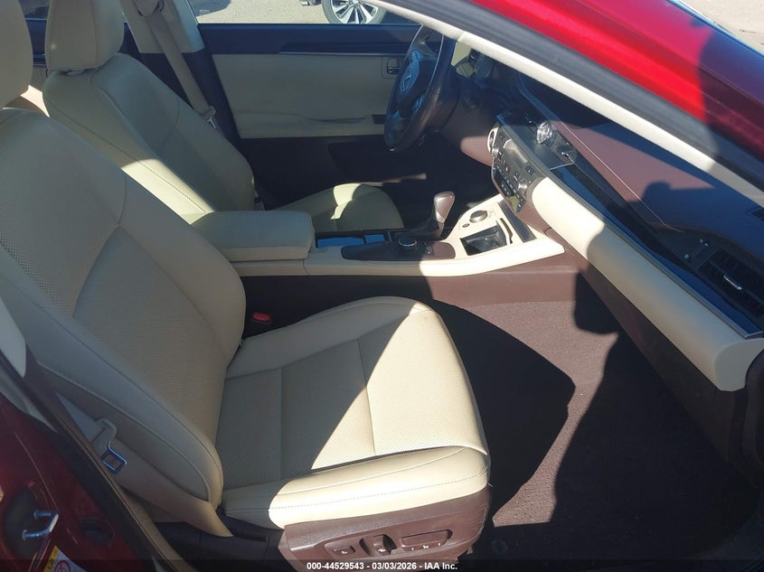 2016 Lexus ES