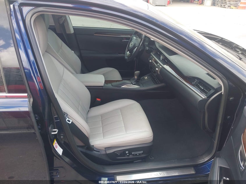 2017 Lexus ES
