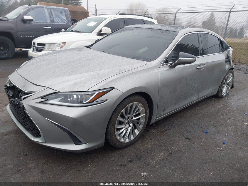 2020 Lexus ES