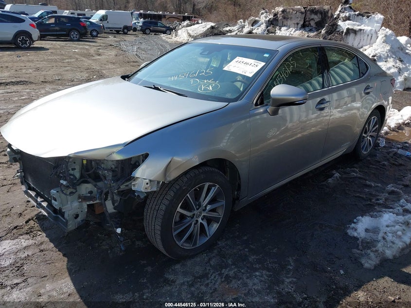 2016 Lexus ES