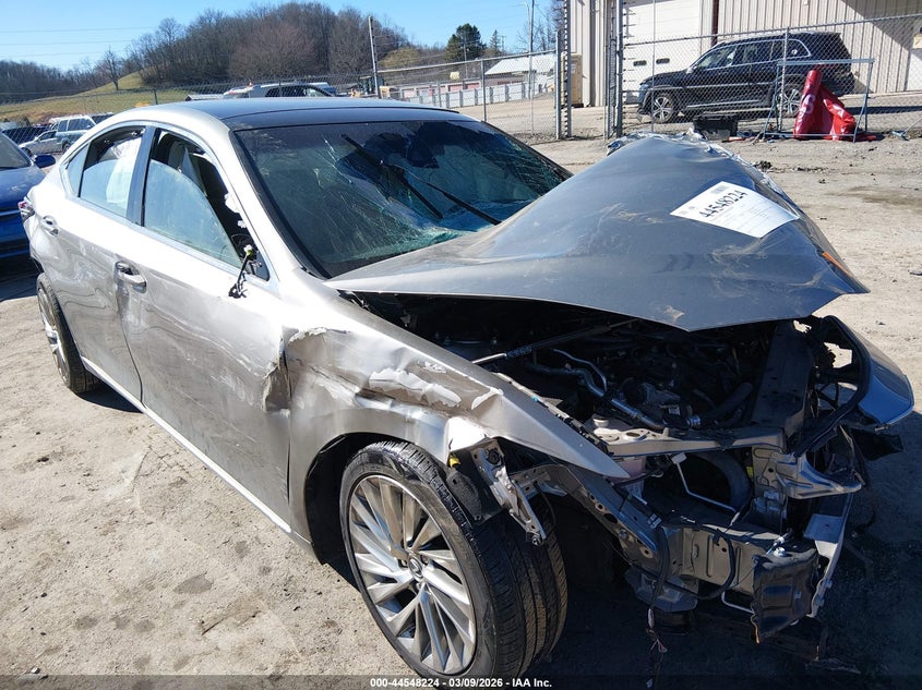 2019 Lexus ES