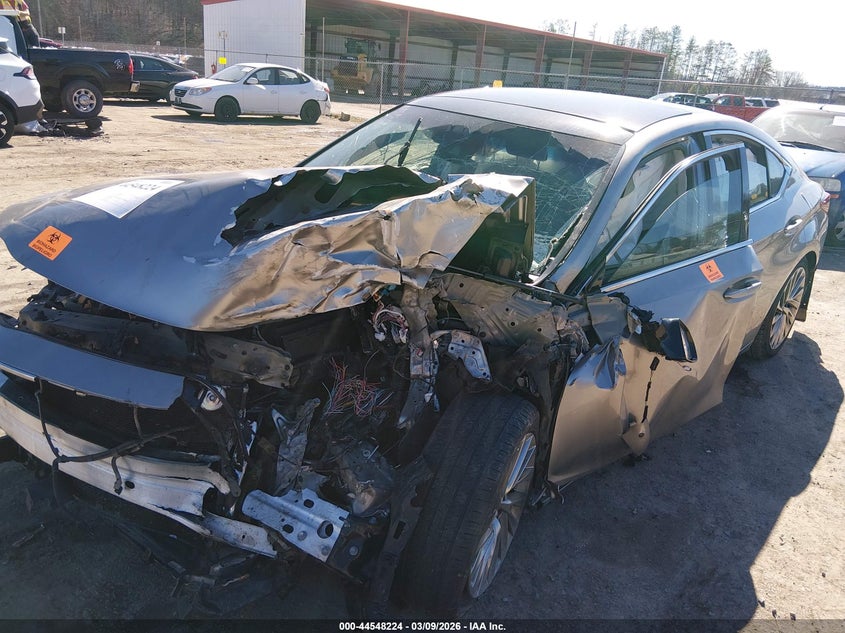 2019 Lexus ES