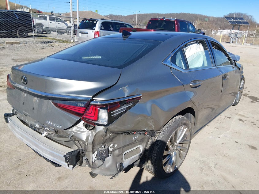 2019 Lexus ES