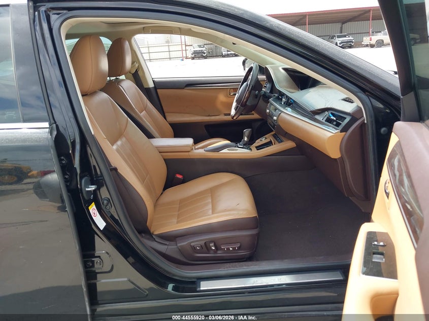 2016 Lexus ES