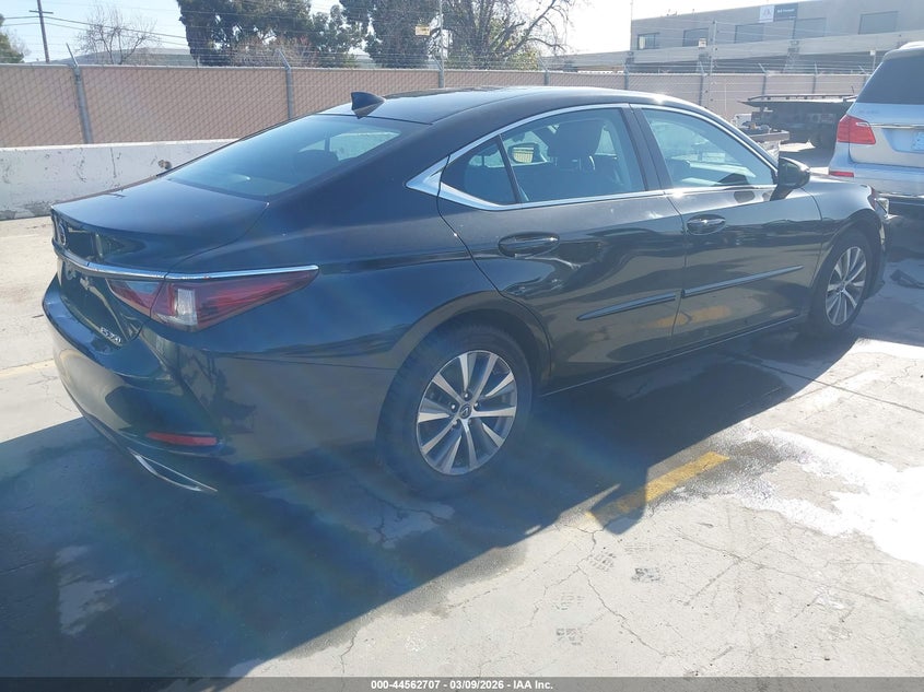2021 Lexus ES