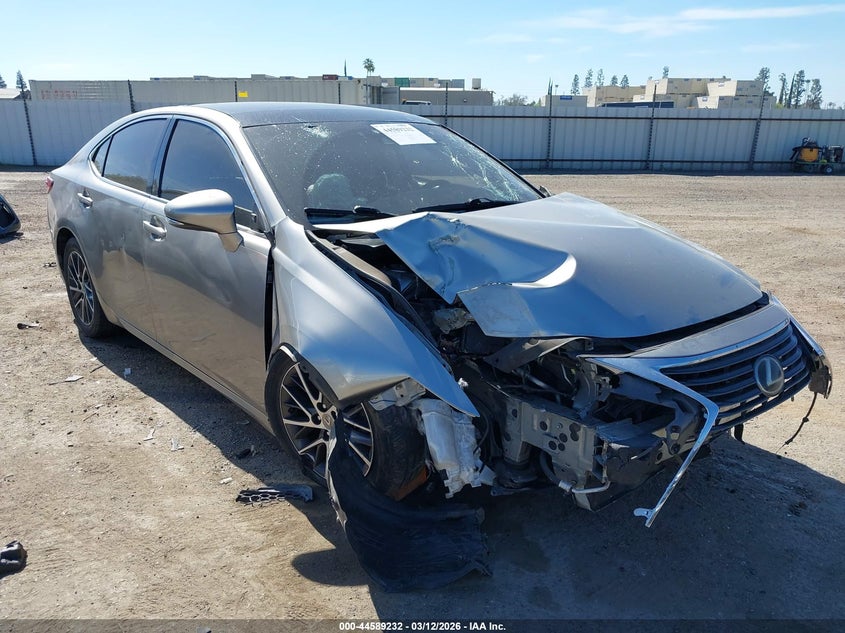 2016 Lexus ES