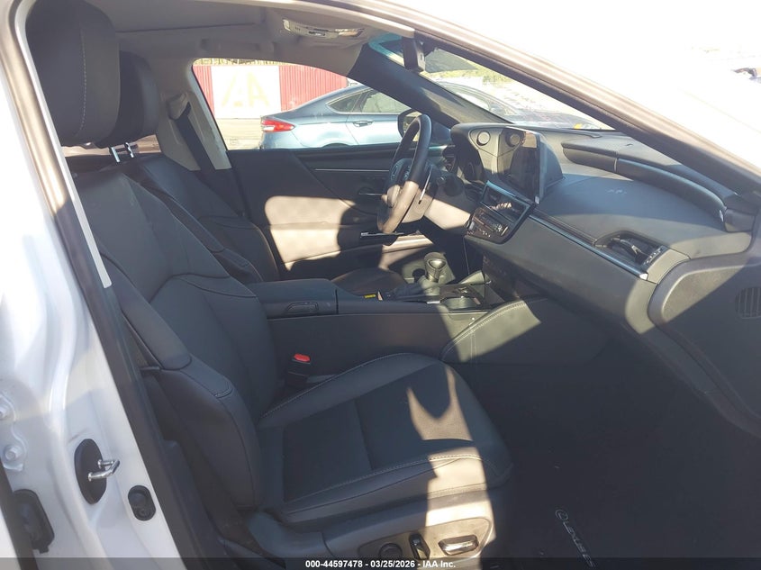 2025 Lexus ES