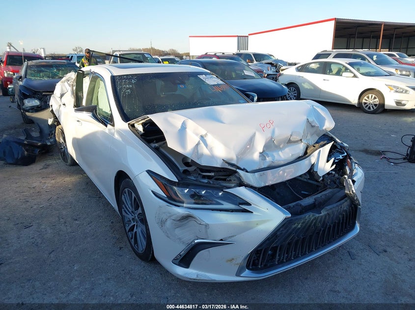 2019 Lexus ES