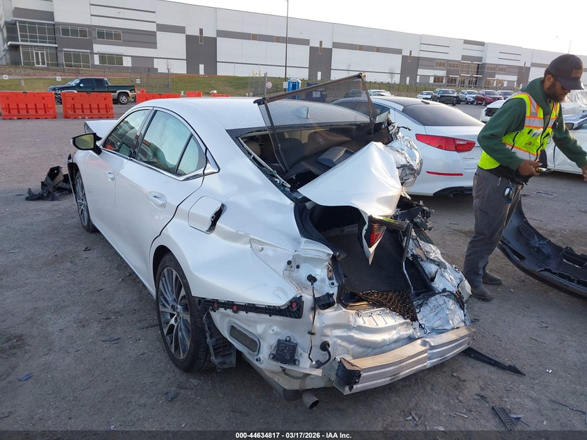 2019 Lexus ES