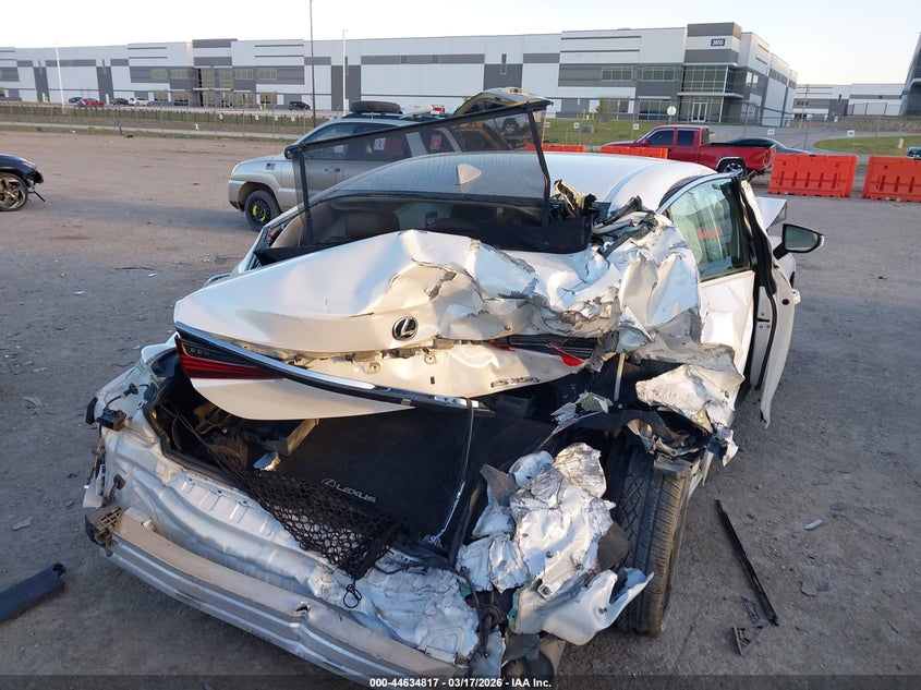 2019 Lexus ES